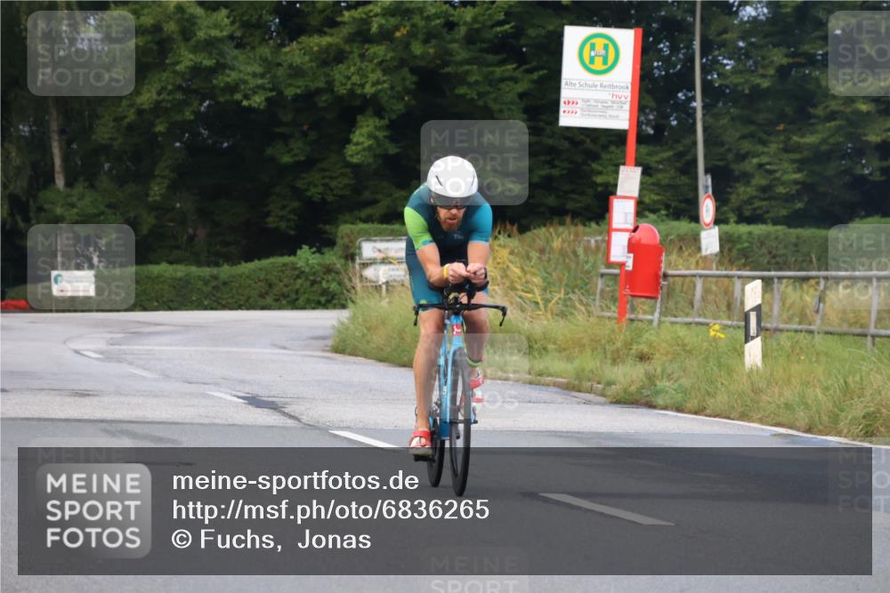 25.08.2024 - Elbe Triathlon Hamburg Fuchs,  Jonas http://msf.ph/oto/6836265 25.08.2024 08:44:24 Radfahren 45 meine-sportfotos.de