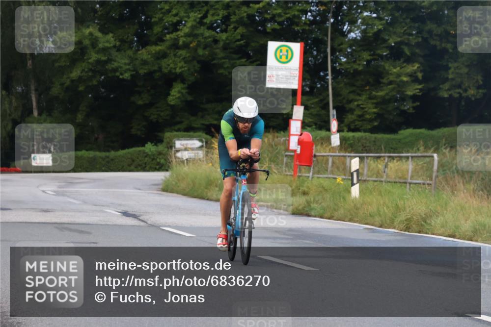 25.08.2024 - Elbe Triathlon Hamburg Fuchs,  Jonas http://msf.ph/oto/6836270 25.08.2024 08:44:24 Radfahren 45 meine-sportfotos.de