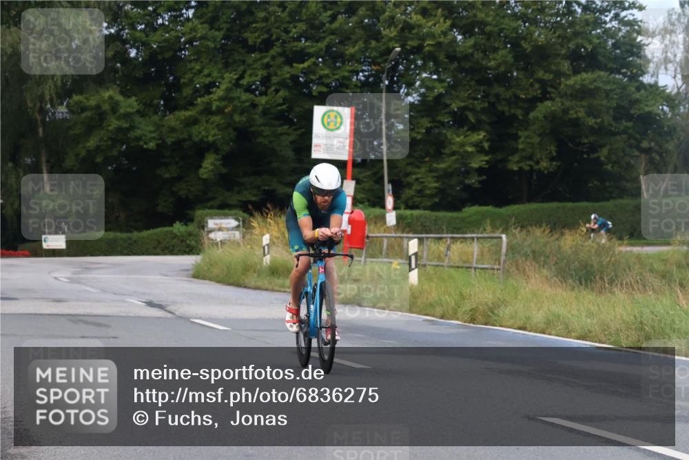 25.08.2024 - Elbe Triathlon Hamburg Fuchs,  Jonas http://msf.ph/oto/6836275 25.08.2024 08:44:24 Radfahren 45 meine-sportfotos.de