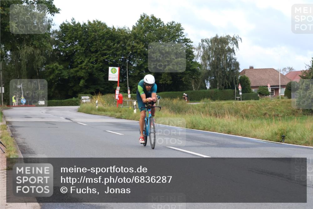 25.08.2024 - Elbe Triathlon Hamburg Fuchs,  Jonas http://msf.ph/oto/6836287 25.08.2024 08:44:24 Radfahren 45 meine-sportfotos.de