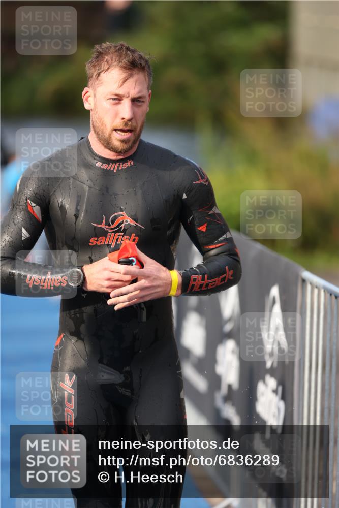 25.08.2024 - Elbe Triathlon Hamburg H.Heesch http://msf.ph/oto/6836289 25.08.2024 08:35:44 Schwimmen 59, 72, 74, 87, 98 meine-sportfotos.de