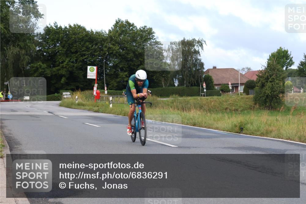 25.08.2024 - Elbe Triathlon Hamburg Fuchs,  Jonas http://msf.ph/oto/6836291 25.08.2024 08:44:25 Radfahren 45, 46 meine-sportfotos.de