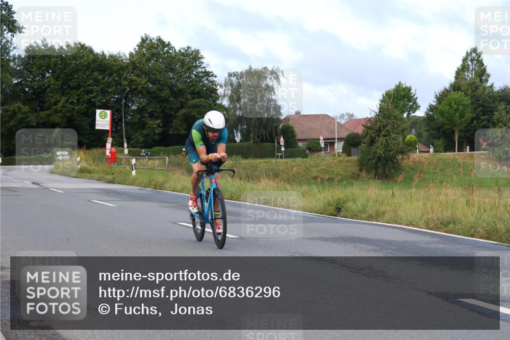 25.08.2024 - Elbe Triathlon Hamburg Fuchs,  Jonas http://msf.ph/oto/6836296 25.08.2024 08:44:25 Radfahren 45, 46 meine-sportfotos.de
