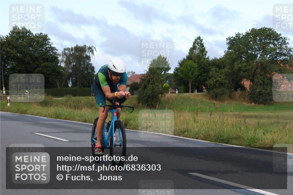 25.08.2024 - Elbe Triathlon Hamburg Fuchs,  Jonas http://msf.ph/oto/6836303 25.08.2024 08:44:25 Radfahren 45, 46 meine-sportfotos.de