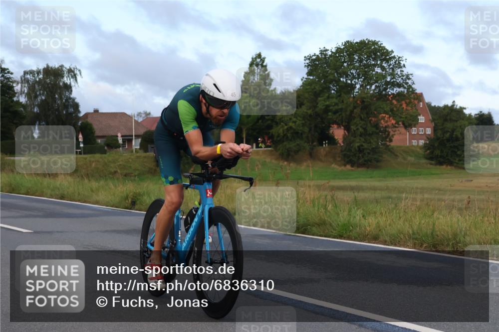 25.08.2024 - Elbe Triathlon Hamburg Fuchs,  Jonas http://msf.ph/oto/6836310 25.08.2024 08:44:25 Radfahren 45, 46 meine-sportfotos.de