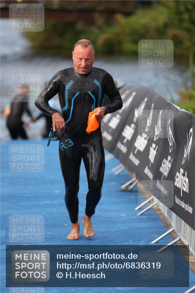 25.08.2024 - Elbe Triathlon Hamburg H.Heesch http://msf.ph/oto/6836319 25.08.2024 08:35:48 Schwimmen 59, 72, 74, 87, 98 meine-sportfotos.de