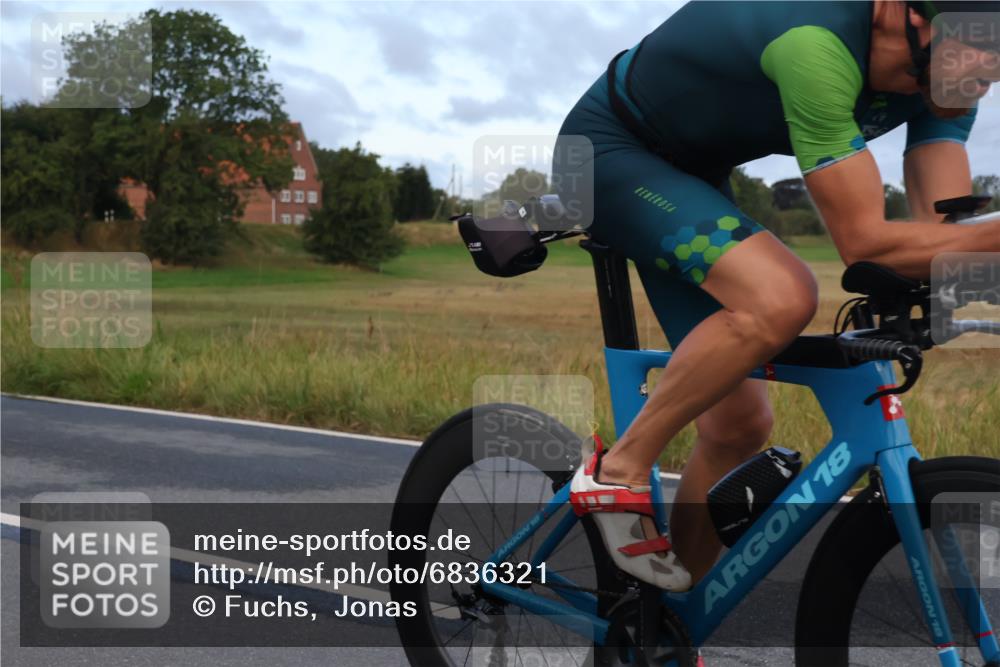 25.08.2024 - Elbe Triathlon Hamburg Fuchs,  Jonas http://msf.ph/oto/6836321 25.08.2024 08:44:25 Radfahren 45, 46 meine-sportfotos.de