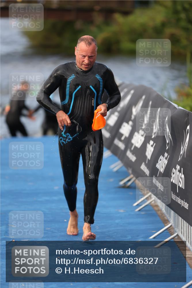 25.08.2024 - Elbe Triathlon Hamburg H.Heesch http://msf.ph/oto/6836327 25.08.2024 08:35:48 Schwimmen 59, 72, 74, 87, 98 meine-sportfotos.de