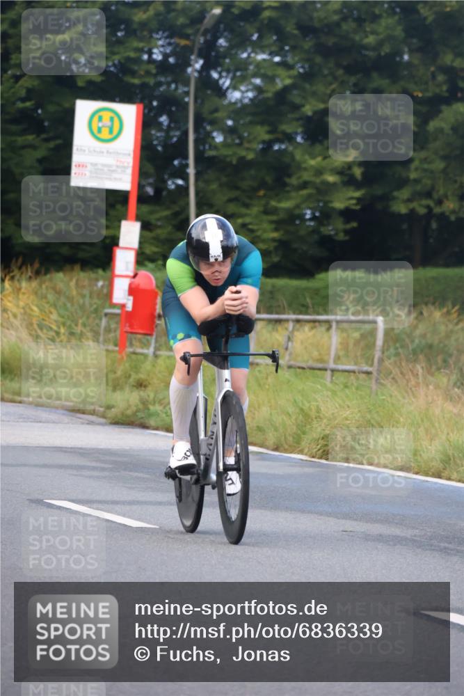 25.08.2024 - Elbe Triathlon Hamburg Fuchs,  Jonas http://msf.ph/oto/6836339 25.08.2024 08:44:32 Radfahren 46, 55 meine-sportfotos.de