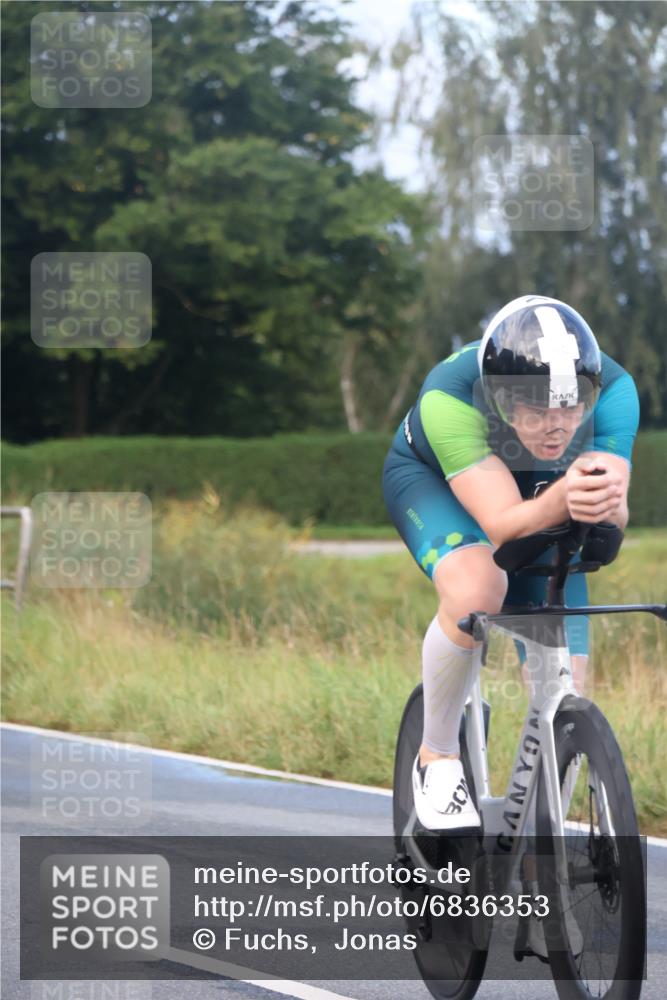 25.08.2024 - Elbe Triathlon Hamburg Fuchs,  Jonas http://msf.ph/oto/6836353 25.08.2024 08:44:32 Radfahren 46, 55 meine-sportfotos.de