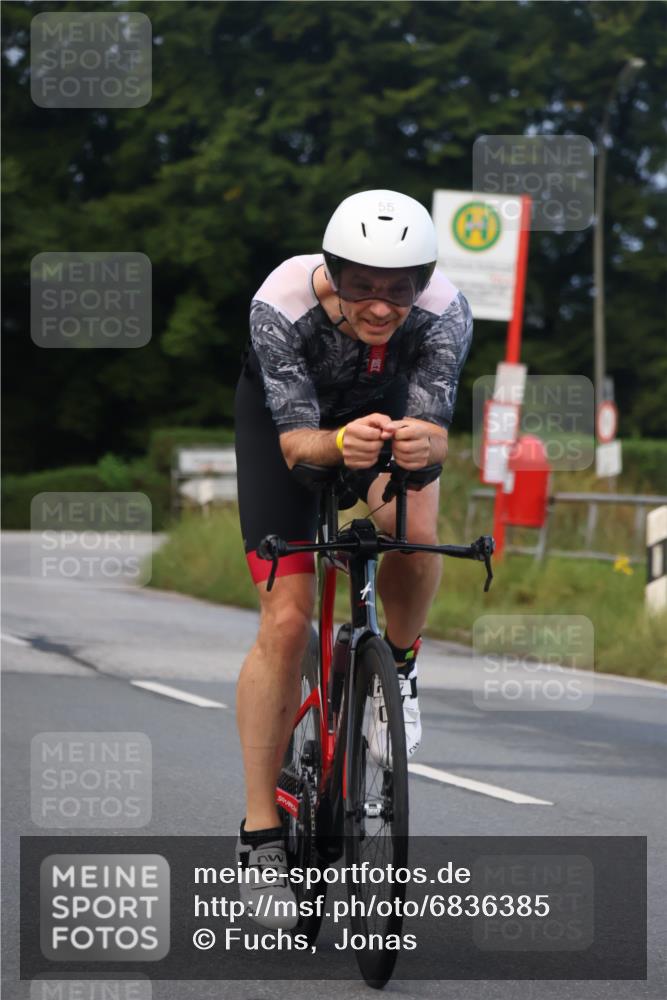 25.08.2024 - Elbe Triathlon Hamburg Fuchs,  Jonas http://msf.ph/oto/6836385 25.08.2024 08:44:35 Radfahren 46, 55, 54 meine-sportfotos.de