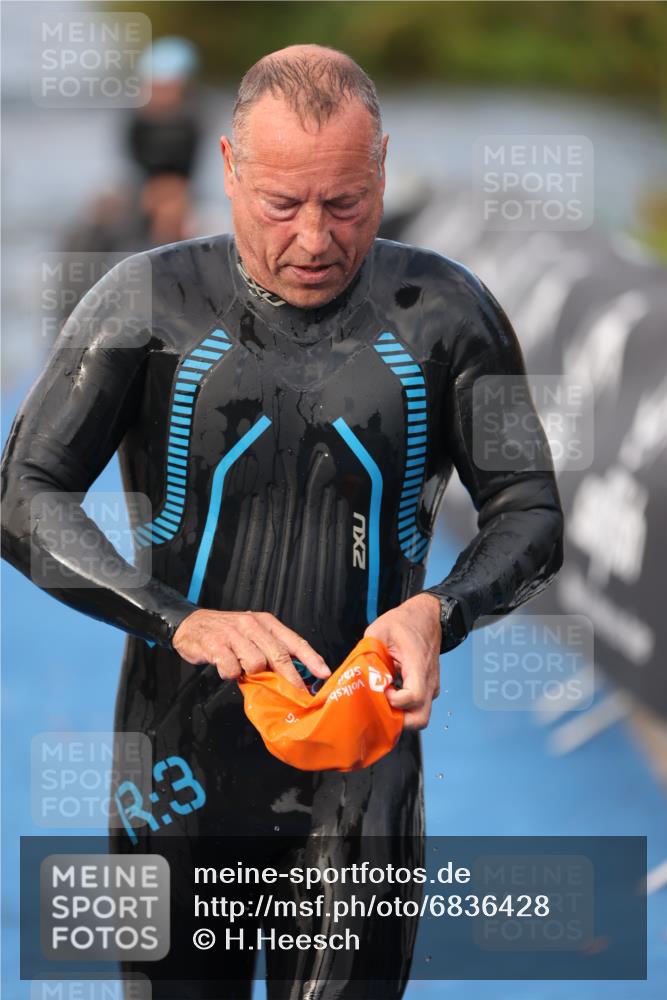 25.08.2024 - Elbe Triathlon Hamburg H.Heesch http://msf.ph/oto/6836428 25.08.2024 08:35:51 Schwimmen 45, 59, 72, 87, 98 meine-sportfotos.de