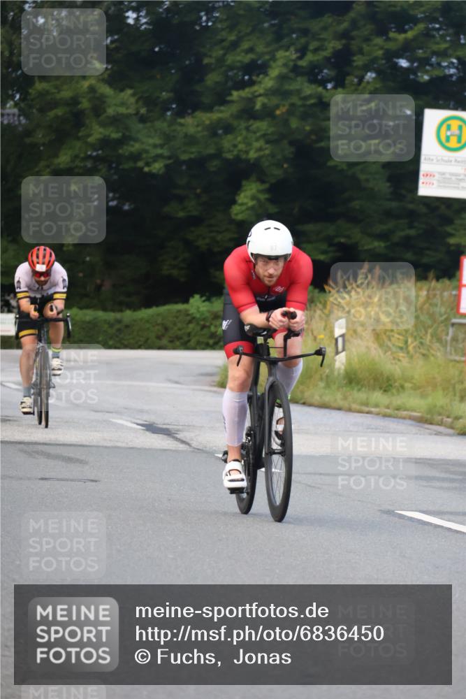 25.08.2024 - Elbe Triathlon Hamburg Fuchs,  Jonas http://msf.ph/oto/6836450 25.08.2024 08:44:46 Radfahren 87, 70, 43 meine-sportfotos.de