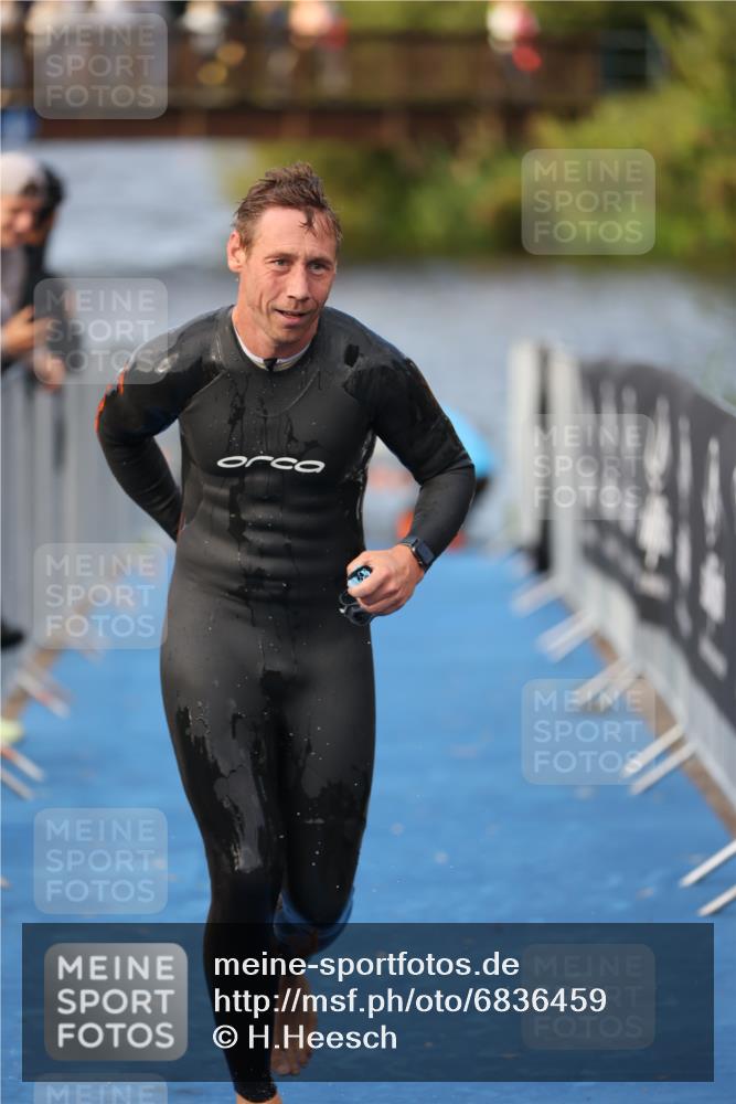 25.08.2024 - Elbe Triathlon Hamburg H.Heesch http://msf.ph/oto/6836459 25.08.2024 08:35:57 Schwimmen 45, 54, 72, 87, 88, 98 meine-sportfotos.de