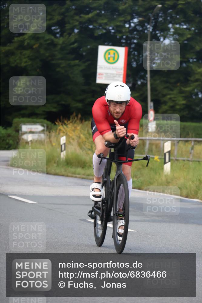 25.08.2024 - Elbe Triathlon Hamburg Fuchs,  Jonas http://msf.ph/oto/6836466 25.08.2024 08:44:47 Radfahren 87, 70, 43 meine-sportfotos.de