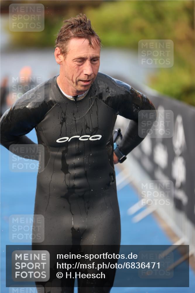 25.08.2024 - Elbe Triathlon Hamburg H.Heesch http://msf.ph/oto/6836471 25.08.2024 08:35:58 Schwimmen 45, 54, 72, 87, 88, 98 meine-sportfotos.de