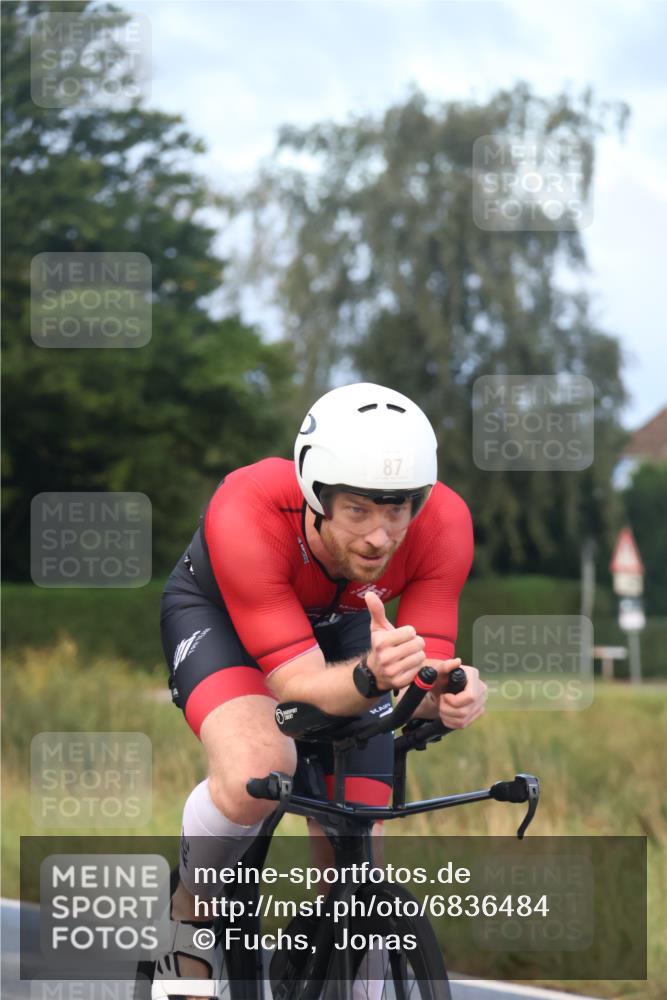 25.08.2024 - Elbe Triathlon Hamburg Fuchs,  Jonas http://msf.ph/oto/6836484 25.08.2024 08:44:47 Radfahren 87, 70, 43 meine-sportfotos.de
