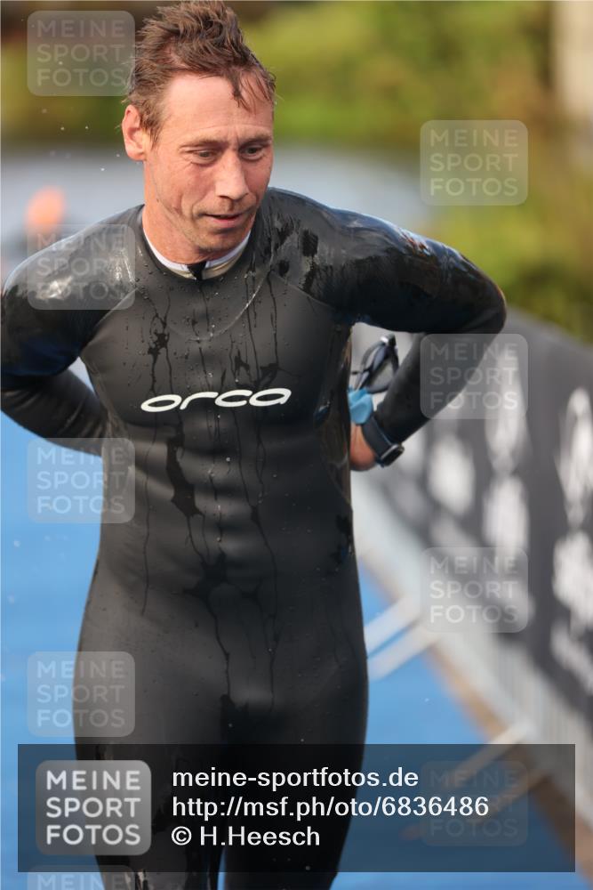 25.08.2024 - Elbe Triathlon Hamburg H.Heesch http://msf.ph/oto/6836486 25.08.2024 08:35:58 Schwimmen 45, 54, 72, 87, 88, 98 meine-sportfotos.de