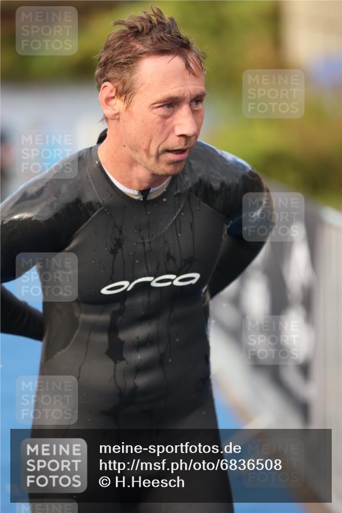 25.08.2024 - Elbe Triathlon Hamburg H.Heesch http://msf.ph/oto/6836508 25.08.2024 08:35:59 Schwimmen 45, 54, 72, 87, 88, 98 meine-sportfotos.de