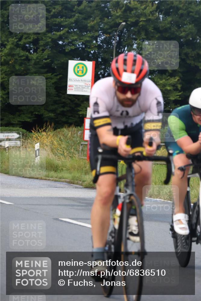 25.08.2024 - Elbe Triathlon Hamburg Fuchs,  Jonas http://msf.ph/oto/6836510 25.08.2024 08:44:49 Radfahren 87, 70, 43 meine-sportfotos.de