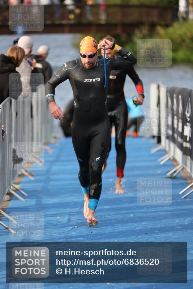 25.08.2024 - Elbe Triathlon Hamburg H.Heesch http://msf.ph/oto/6836520 25.08.2024 08:36:07 Schwimmen 43, 45, 46, 54, 72, 88, 98 meine-sportfotos.de