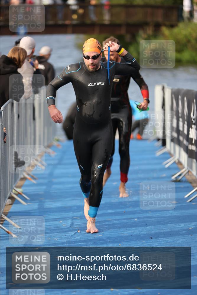 25.08.2024 - Elbe Triathlon Hamburg H.Heesch http://msf.ph/oto/6836524 25.08.2024 08:36:07 Schwimmen 43, 45, 46, 54, 72, 88, 98 meine-sportfotos.de
