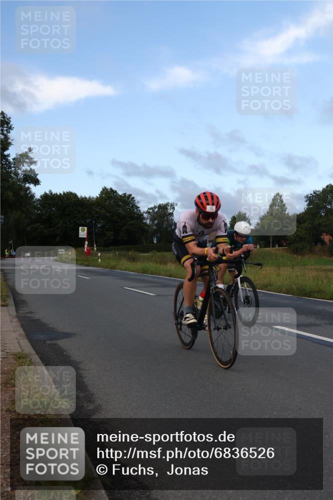 25.08.2024 - Elbe Triathlon Hamburg Fuchs,  Jonas http://msf.ph/oto/6836526 25.08.2024 08:44:50 Radfahren 87, 70, 43 meine-sportfotos.de