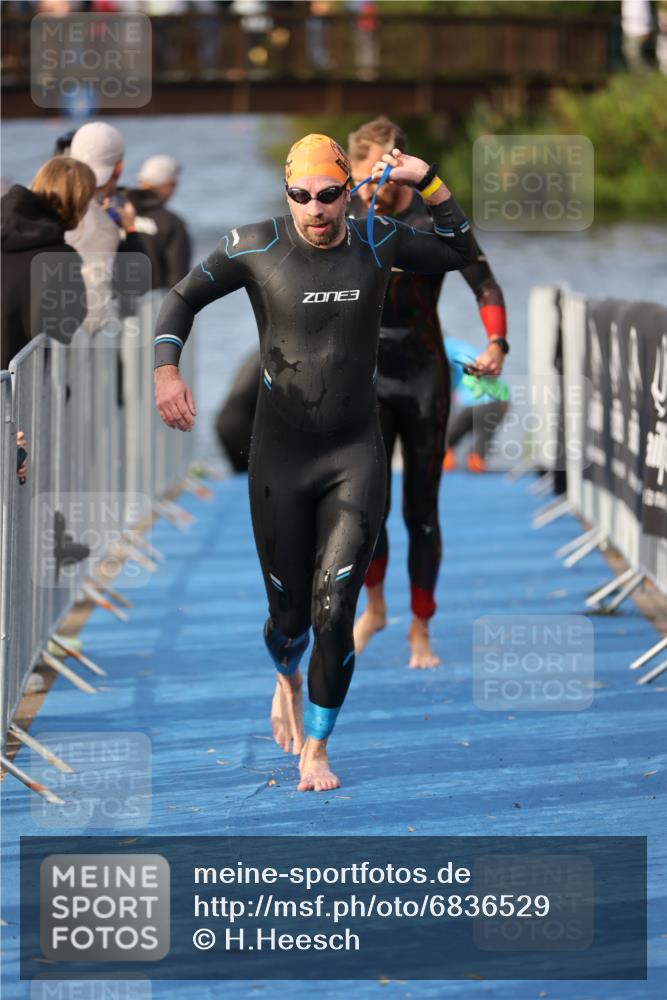 25.08.2024 - Elbe Triathlon Hamburg H.Heesch http://msf.ph/oto/6836529 25.08.2024 08:36:07 Schwimmen 43, 45, 46, 54, 72, 88, 98 meine-sportfotos.de