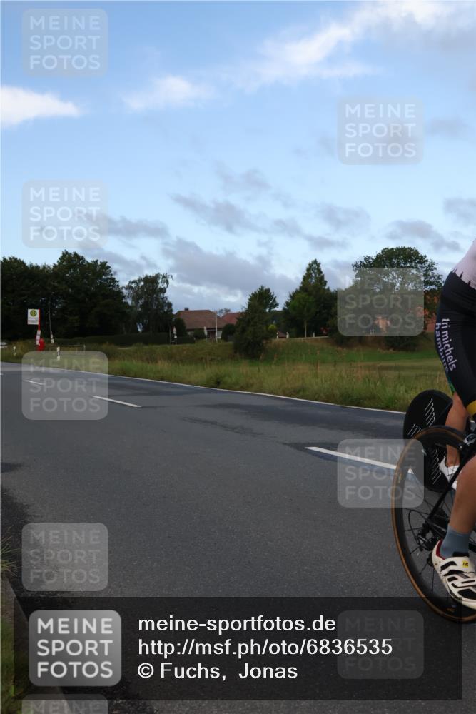 25.08.2024 - Elbe Triathlon Hamburg Fuchs,  Jonas http://msf.ph/oto/6836535 25.08.2024 08:44:50 Radfahren 87, 70, 43 meine-sportfotos.de