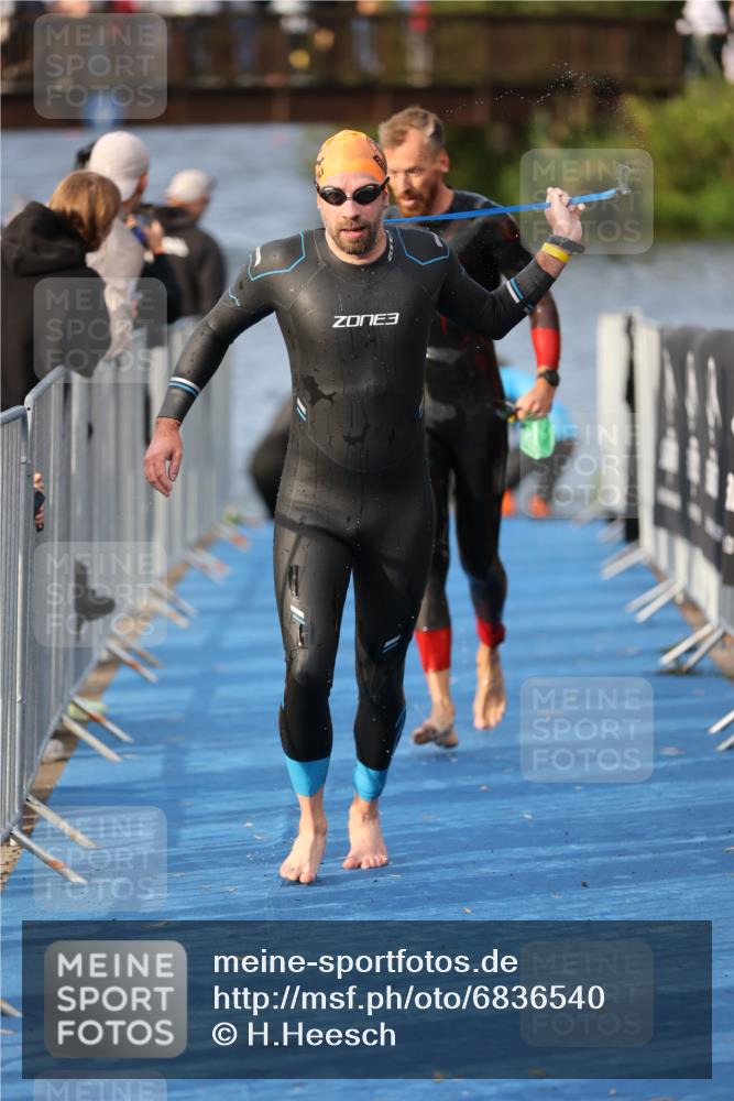 25.08.2024 - Elbe Triathlon Hamburg H.Heesch http://msf.ph/oto/6836540 25.08.2024 08:36:07 Schwimmen 43, 45, 46, 54, 72, 88, 98 meine-sportfotos.de