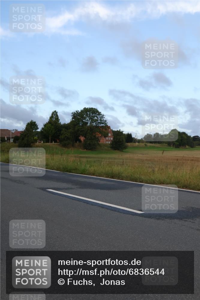 25.08.2024 - Elbe Triathlon Hamburg Fuchs,  Jonas http://msf.ph/oto/6836544 25.08.2024 08:44:50 Radfahren 87, 70, 43 meine-sportfotos.de