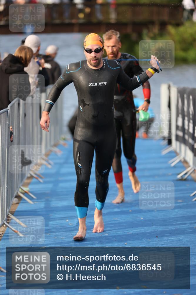 25.08.2024 - Elbe Triathlon Hamburg H.Heesch http://msf.ph/oto/6836545 25.08.2024 08:36:07 Schwimmen 43, 45, 46, 54, 72, 88, 98 meine-sportfotos.de