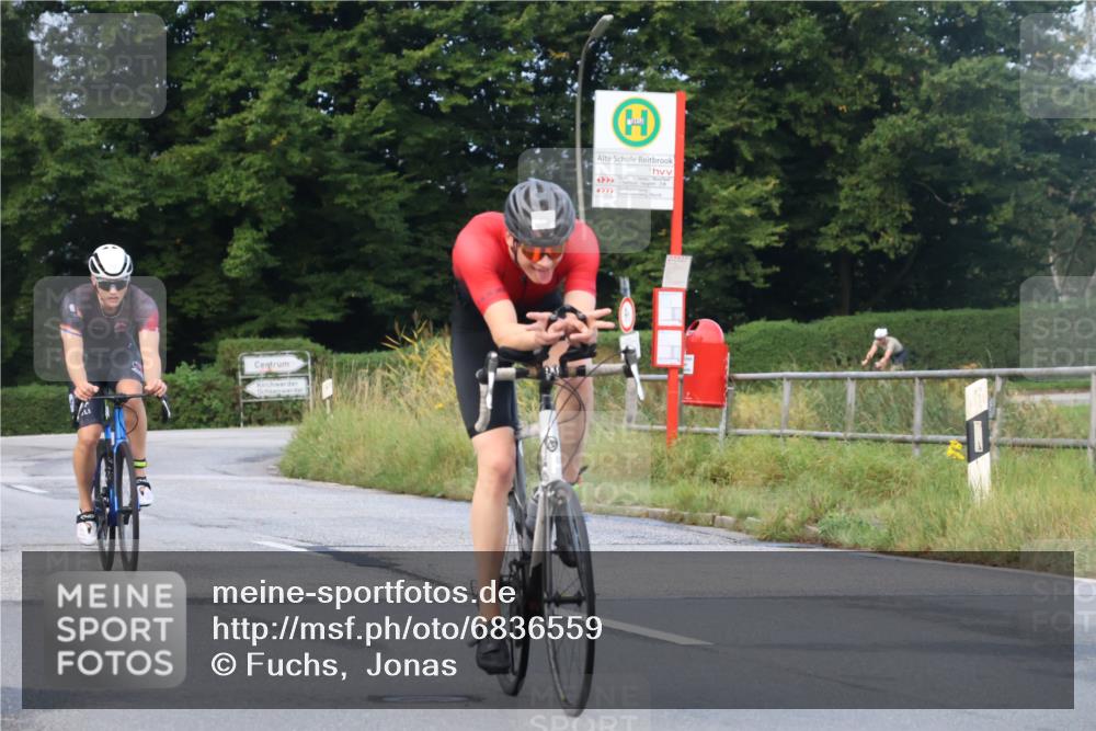 25.08.2024 - Elbe Triathlon Hamburg Fuchs,  Jonas http://msf.ph/oto/6836559 25.08.2024 08:45:21 Radfahren 90, 88 meine-sportfotos.de