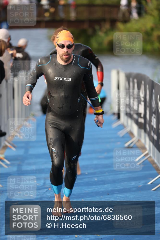 25.08.2024 - Elbe Triathlon Hamburg H.Heesch http://msf.ph/oto/6836560 25.08.2024 08:36:08 Schwimmen 43, 45, 46, 54, 72, 88, 98 meine-sportfotos.de