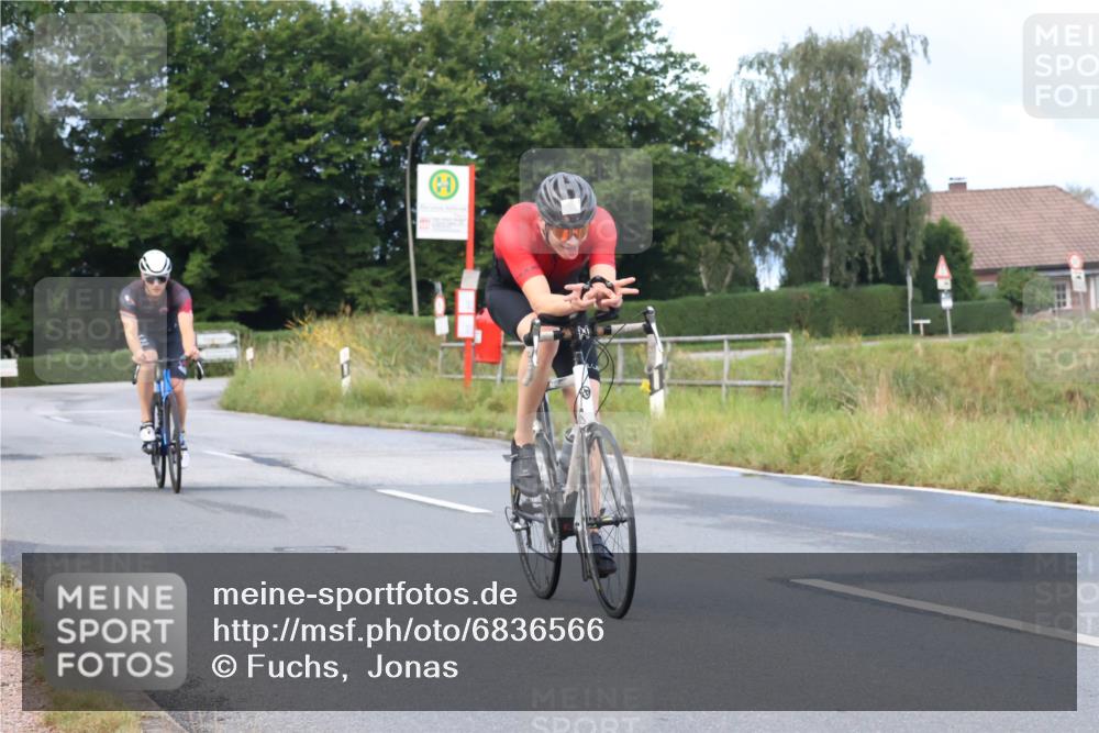 25.08.2024 - Elbe Triathlon Hamburg Fuchs,  Jonas http://msf.ph/oto/6836566 25.08.2024 08:45:22 Radfahren 90, 88 meine-sportfotos.de