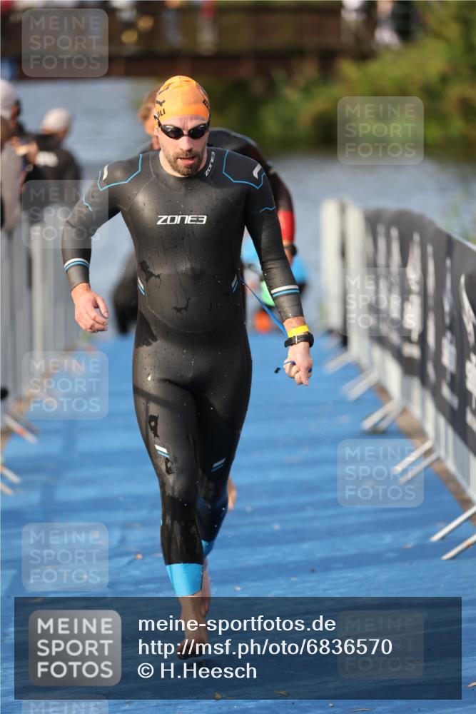 25.08.2024 - Elbe Triathlon Hamburg H.Heesch http://msf.ph/oto/6836570 25.08.2024 08:36:08 Schwimmen 43, 45, 46, 54, 72, 88, 98 meine-sportfotos.de