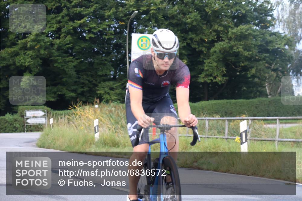 25.08.2024 - Elbe Triathlon Hamburg Fuchs,  Jonas http://msf.ph/oto/6836572 25.08.2024 08:45:23 Radfahren 90, 88 meine-sportfotos.de