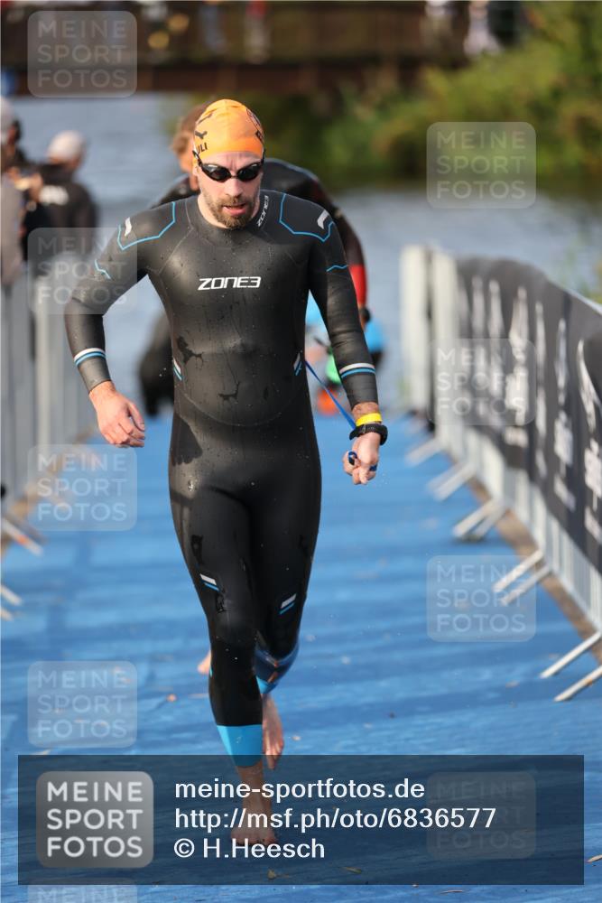 25.08.2024 - Elbe Triathlon Hamburg H.Heesch http://msf.ph/oto/6836577 25.08.2024 08:36:08 Schwimmen 43, 45, 46, 54, 72, 88, 98 meine-sportfotos.de