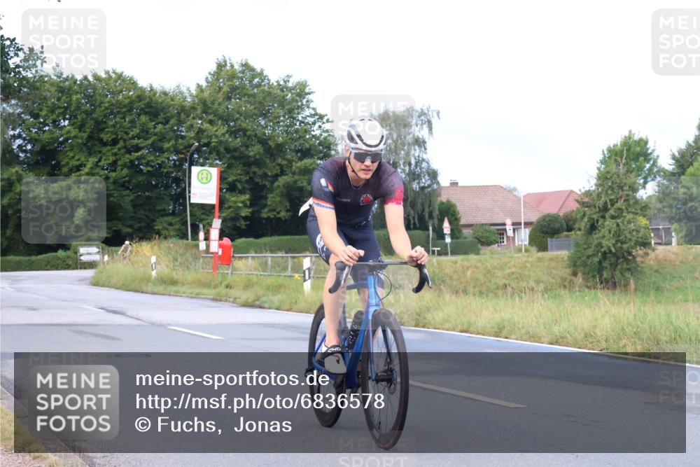 25.08.2024 - Elbe Triathlon Hamburg Fuchs,  Jonas http://msf.ph/oto/6836578 25.08.2024 08:45:23 Radfahren 90, 88 meine-sportfotos.de