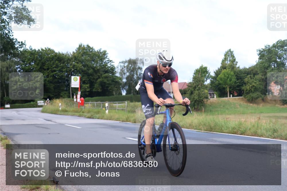 25.08.2024 - Elbe Triathlon Hamburg Fuchs,  Jonas http://msf.ph/oto/6836580 25.08.2024 08:45:23 Radfahren 90, 88 meine-sportfotos.de