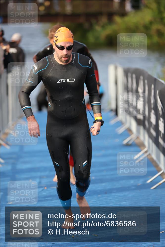 25.08.2024 - Elbe Triathlon Hamburg H.Heesch http://msf.ph/oto/6836586 25.08.2024 08:36:08 Schwimmen 43, 45, 46, 54, 72, 88, 98 meine-sportfotos.de