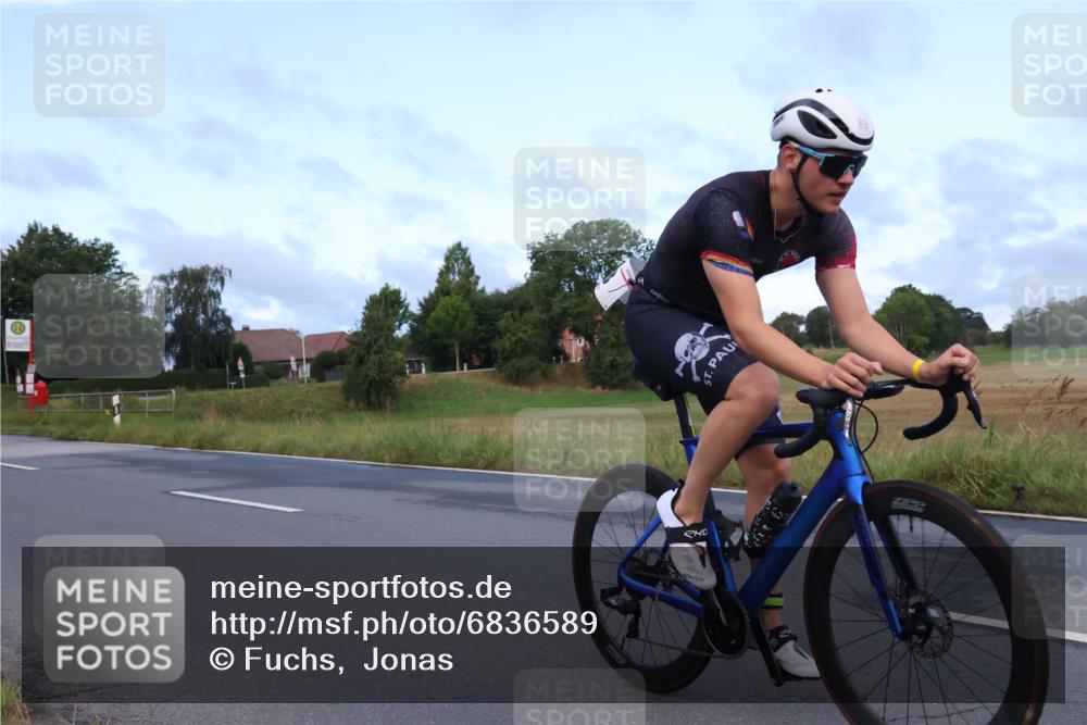 25.08.2024 - Elbe Triathlon Hamburg Fuchs,  Jonas http://msf.ph/oto/6836589 25.08.2024 08:45:24 Radfahren 90, 88, 98 meine-sportfotos.de