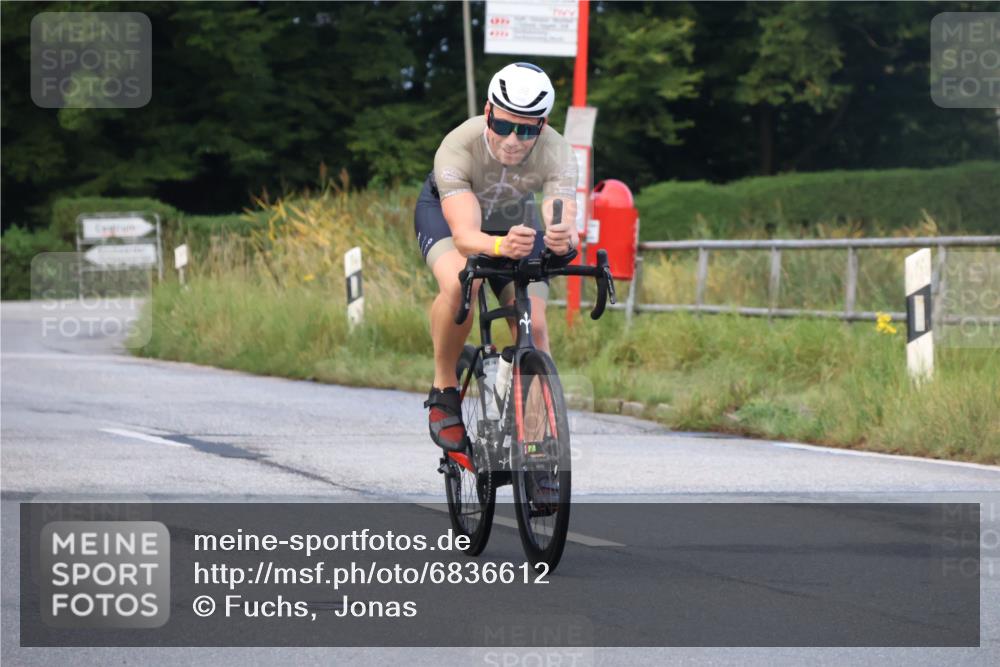 25.08.2024 - Elbe Triathlon Hamburg Fuchs,  Jonas http://msf.ph/oto/6836612 25.08.2024 08:45:29 Radfahren 88, 98 meine-sportfotos.de