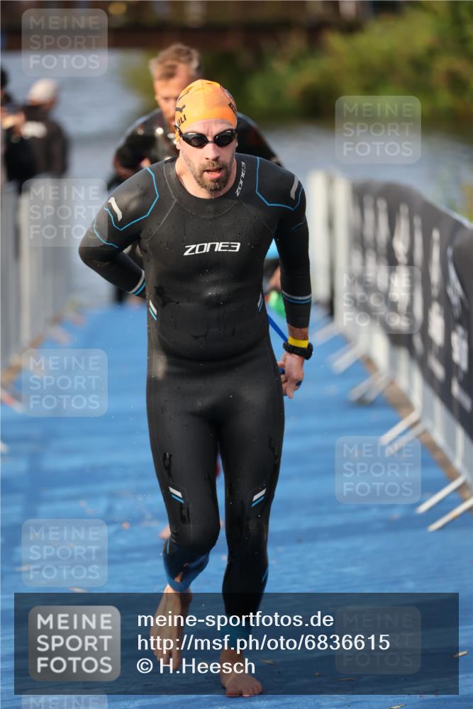 25.08.2024 - Elbe Triathlon Hamburg H.Heesch http://msf.ph/oto/6836615 25.08.2024 08:36:08 Schwimmen 43, 45, 46, 54, 72, 88, 98 meine-sportfotos.de