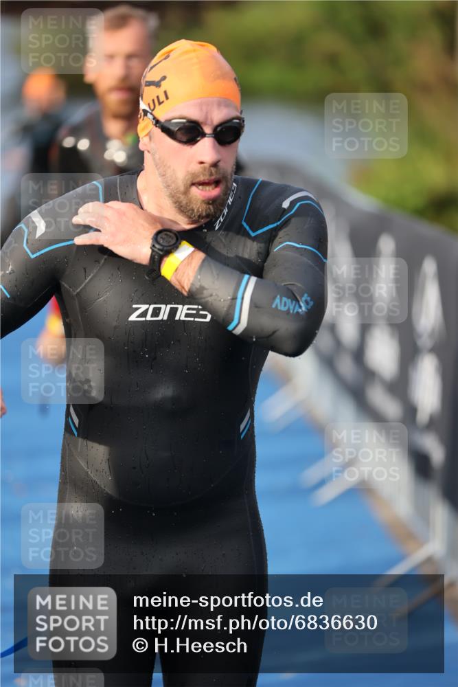 25.08.2024 - Elbe Triathlon Hamburg H.Heesch http://msf.ph/oto/6836630 25.08.2024 08:36:10 Schwimmen 43, 45, 46, 54, 72, 88, 98 meine-sportfotos.de