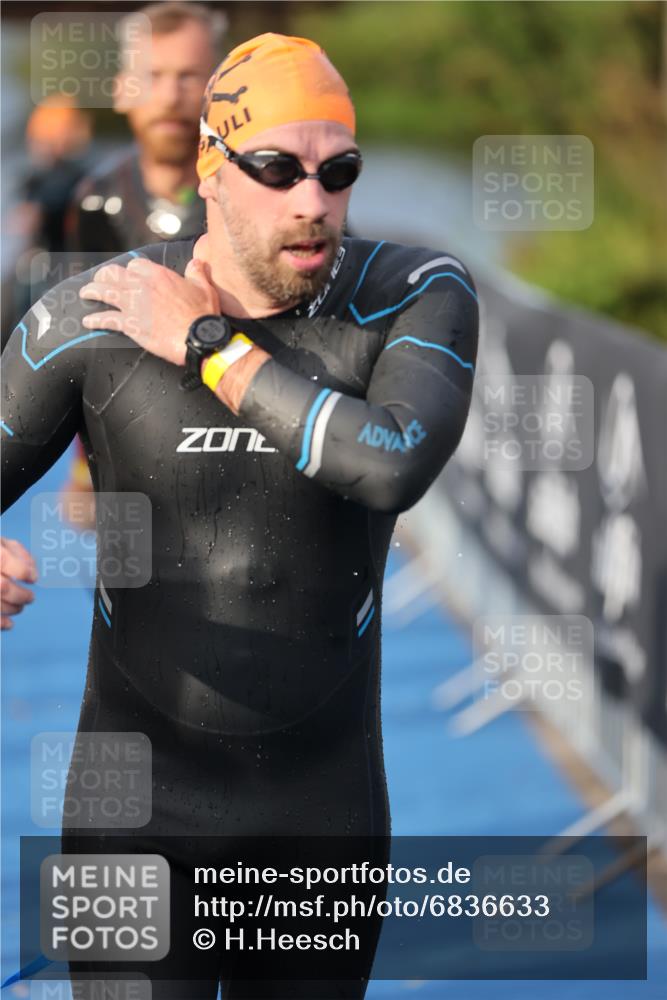 25.08.2024 - Elbe Triathlon Hamburg H.Heesch http://msf.ph/oto/6836633 25.08.2024 08:36:10 Schwimmen 43, 45, 46, 54, 72, 88, 98 meine-sportfotos.de