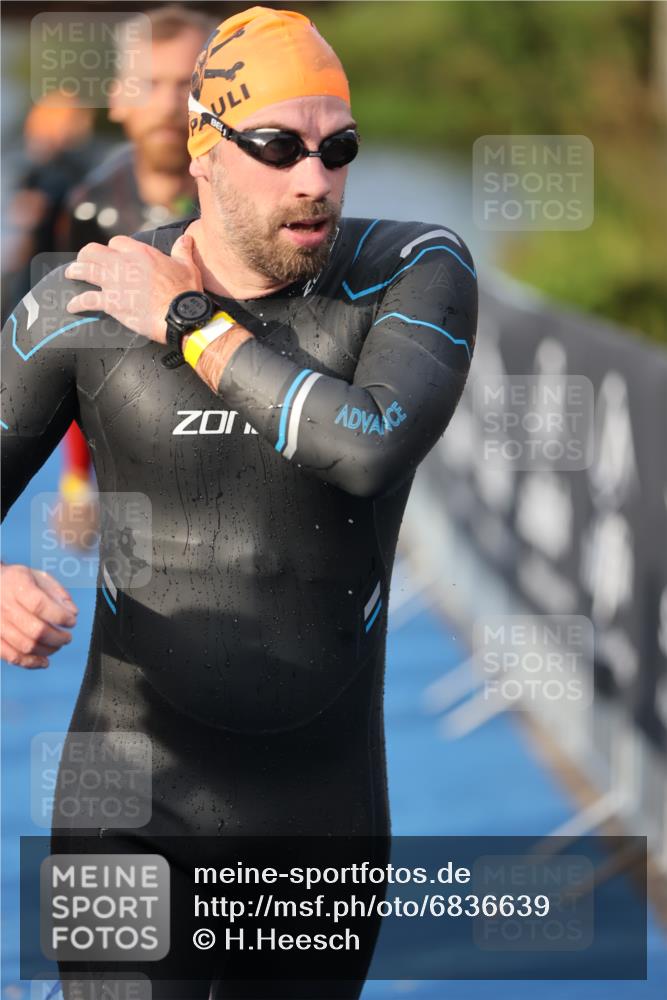 25.08.2024 - Elbe Triathlon Hamburg H.Heesch http://msf.ph/oto/6836639 25.08.2024 08:36:10 Schwimmen 43, 45, 46, 54, 72, 88, 98 meine-sportfotos.de