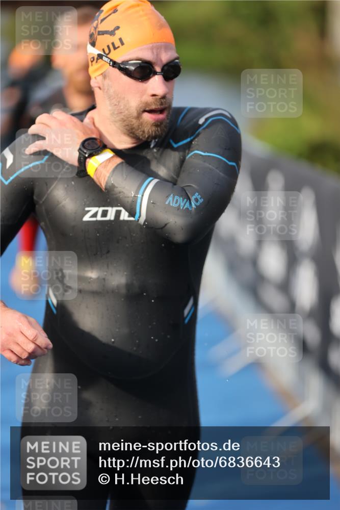 25.08.2024 - Elbe Triathlon Hamburg H.Heesch http://msf.ph/oto/6836643 25.08.2024 08:36:10 Schwimmen 43, 45, 46, 54, 72, 88, 98 meine-sportfotos.de