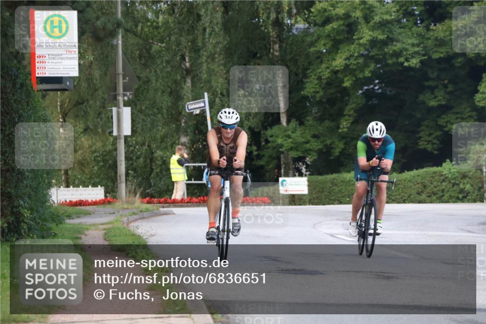 25.08.2024 - Elbe Triathlon Hamburg Fuchs,  Jonas http://msf.ph/oto/6836651 25.08.2024 08:46:04 Radfahren 44, 93 meine-sportfotos.de