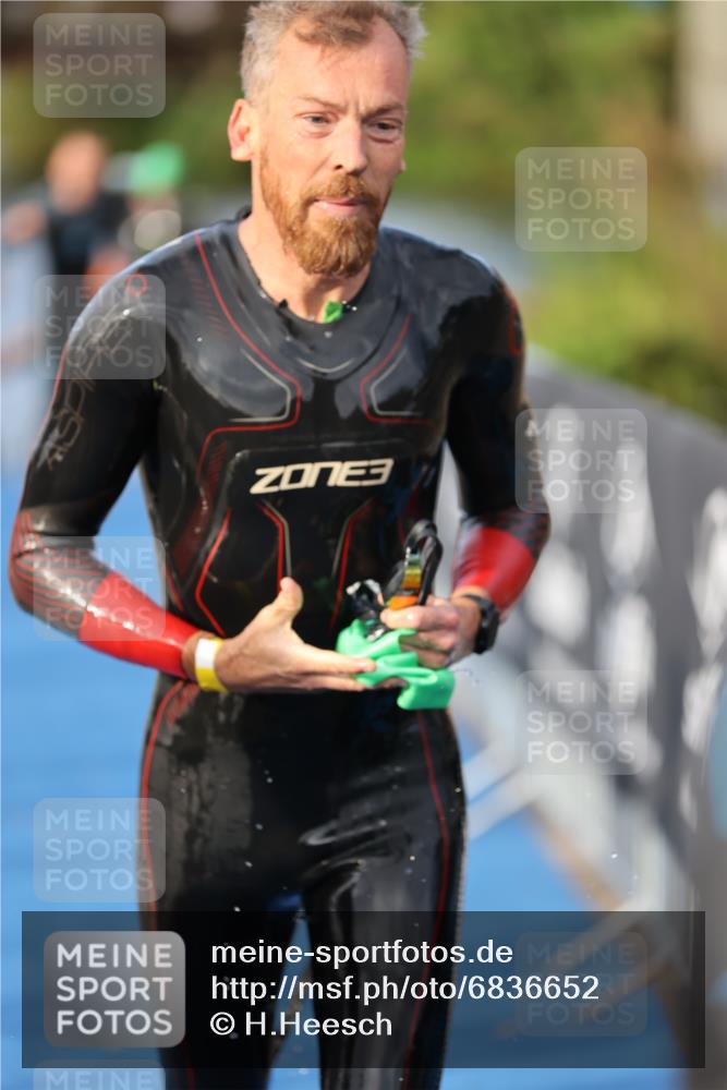25.08.2024 - Elbe Triathlon Hamburg H.Heesch http://msf.ph/oto/6836652 25.08.2024 08:36:11 Schwimmen 43, 45, 46, 54, 72, 88, 98 meine-sportfotos.de